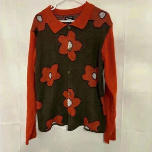 Womens size medium super massive brand cardigan sweater, #D661